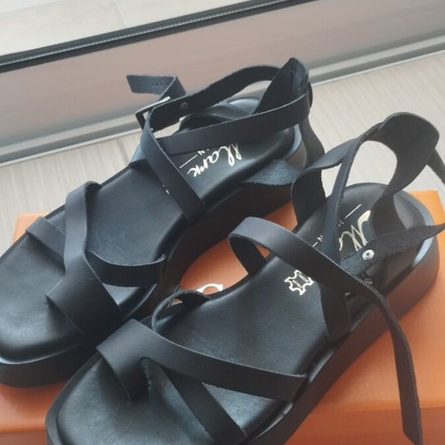Mark Milan black leather flatform sandals, size 37