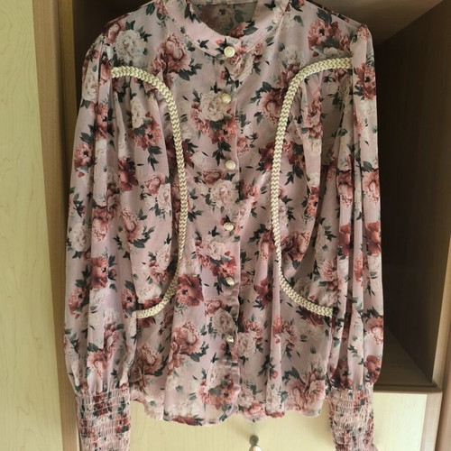 Floral women's shirt like new, pink multicolor, size M