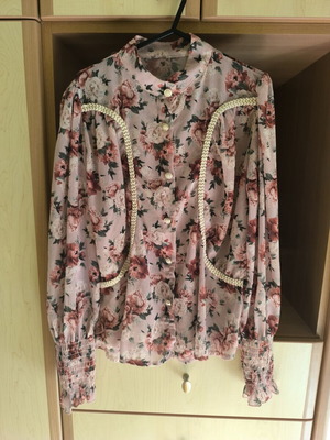 Floral women's shirt like new, pink multicolor, size M