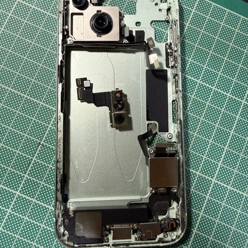 iPhone 15 USA chassis used with vibration