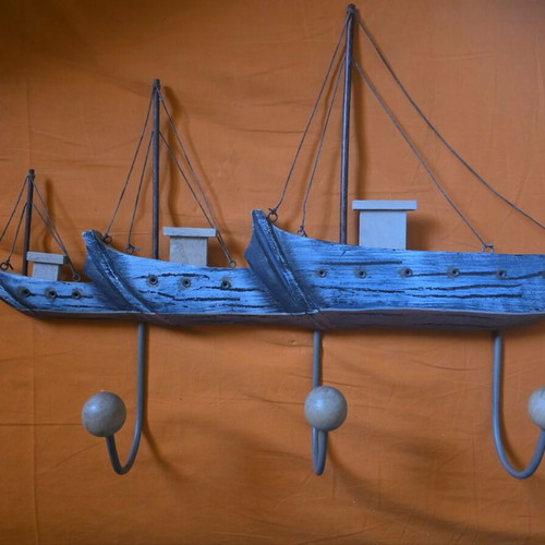 Wall hanger with nautical ship theme like new