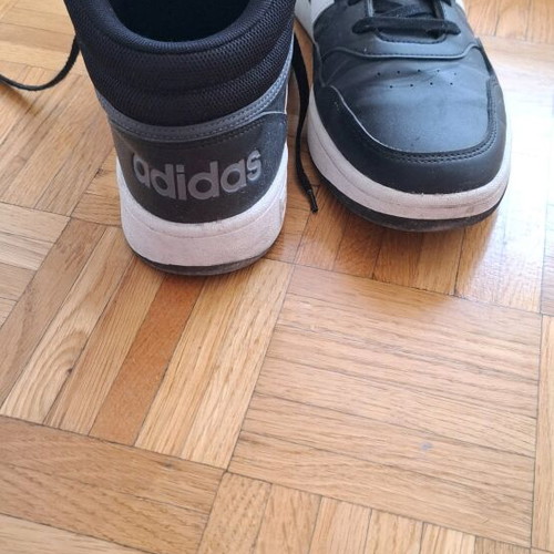 Addidas Men's Athletic Shoes Hoops 3.0 Mid Classic Vintage like new, black