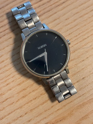 Ρολόι Nixon The Kensington γυναικείο μεταχειρισμένο με σημάδια χρήσης