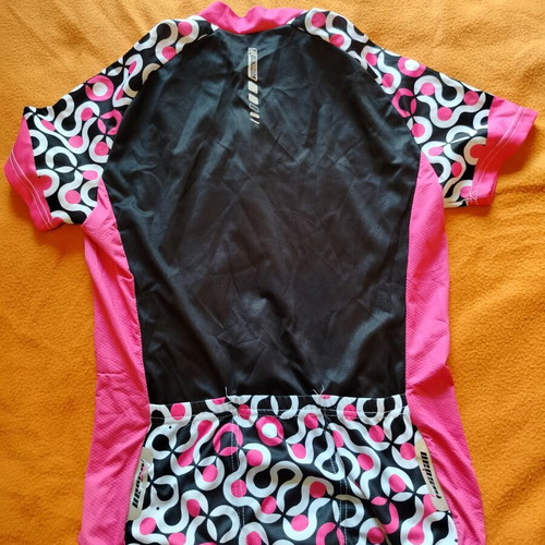 Women's cycling top medium used