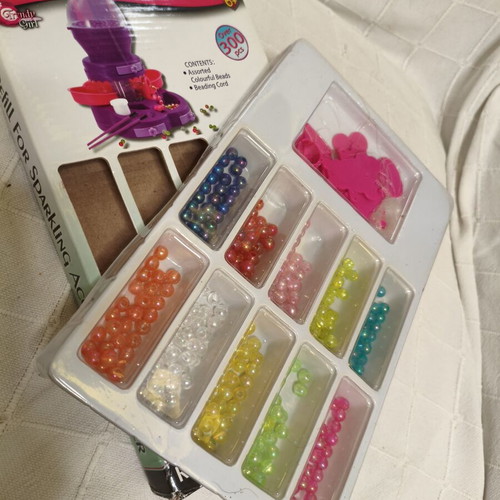 Bead set like new, 300 pieces refill for crafts and jewelry