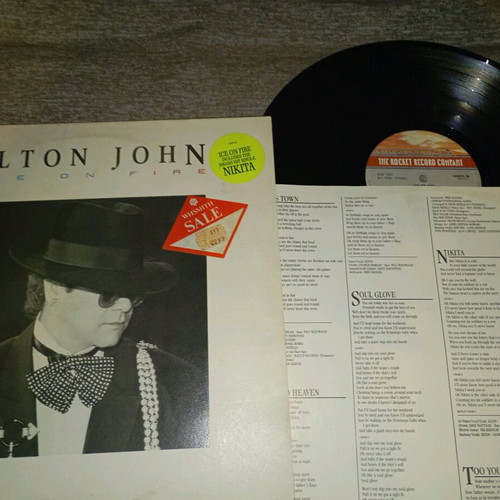 Elton John Ice On Fire LP Album like new, Pop