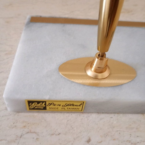 Pen stand made of marble like new