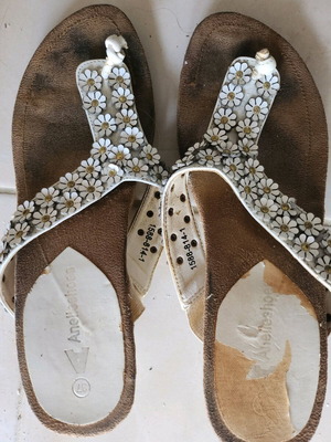 Platform sandals used, size 37, white with flowers