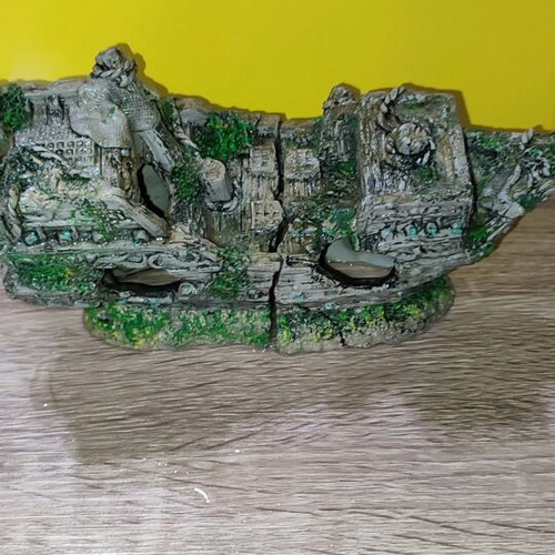 Decorative aquarium ship used with holes, two pieces