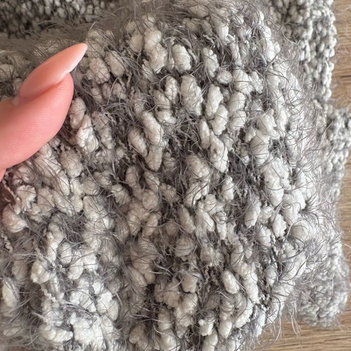 Zara neck scarf like new, white and gray