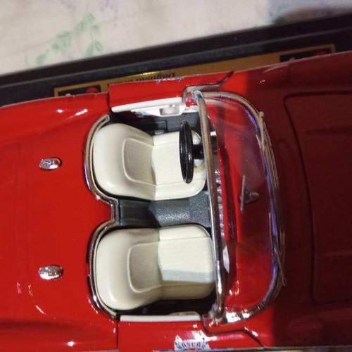 Chevrolet Corvette Daytona Beach 1957 by Burago 1:24 like new