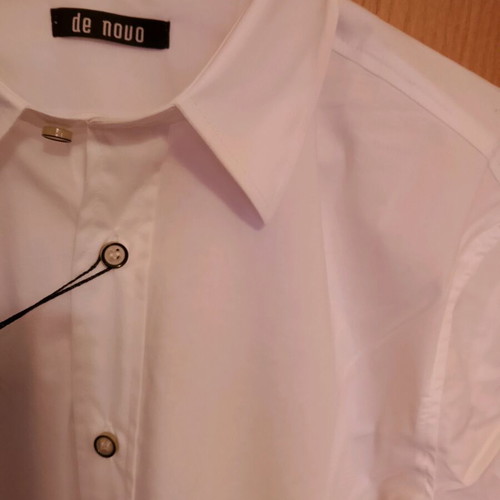 De Novo white shirt new with skull embroidery size L
