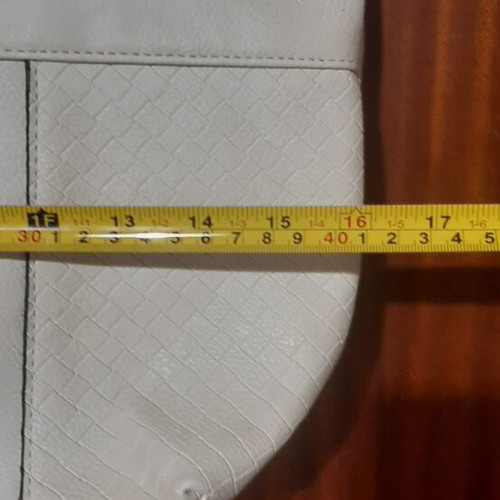 Large shoulder bag cream like new, high capacity, quality material