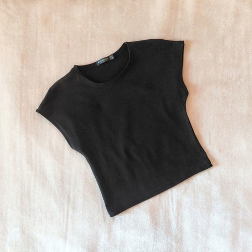 Stradivarius black crop top S/M, short sleeves