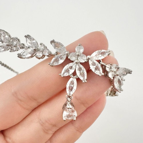 Necklace like new, beautiful