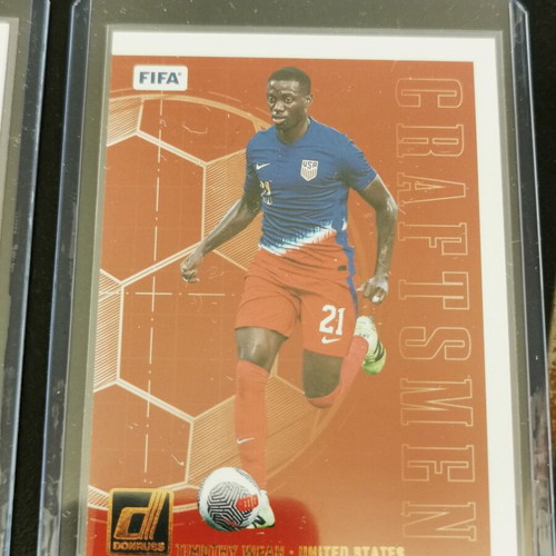 Lot of 8 Donruss Soccer Insert Cards New - Magicians, Craftsmen, Zero Gravity, Rookie Kings