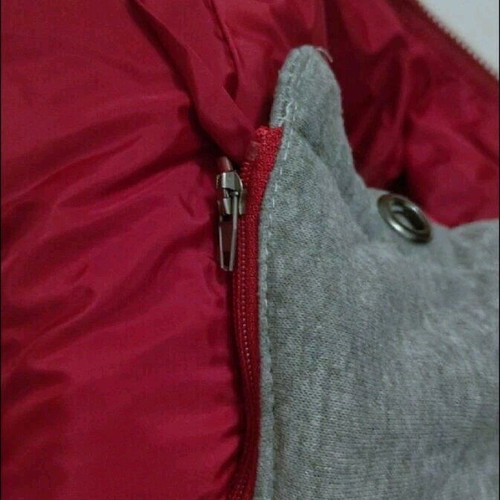 Thick vest used Medium red with detachable hood