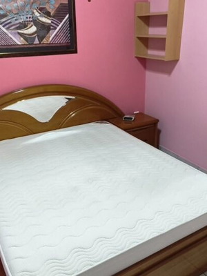 Bedroom set like new with Media Strom Advance mattress