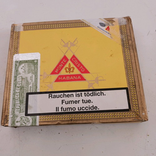 Montecristo box like new