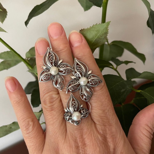 Handmade silver set ring and large filigree 925 earrings with pearls