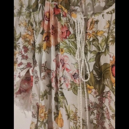 Floral off-shoulder blouse new with lace details