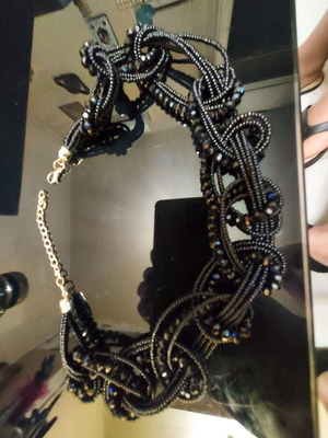 Necklace like new, black