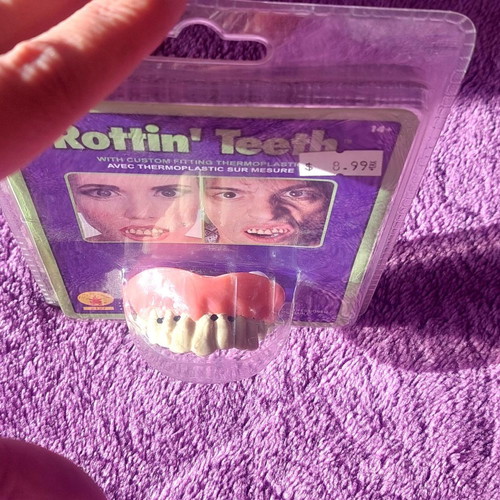 Carnival mouthguard with rotten teeth