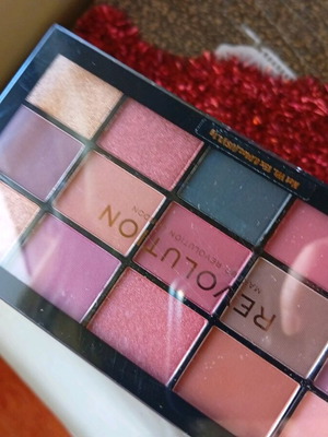 Revolution palette new