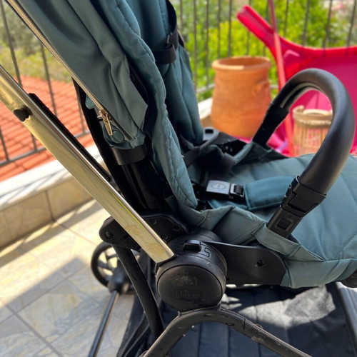 Chicco One4EVER stroller used with two seats and rain cover