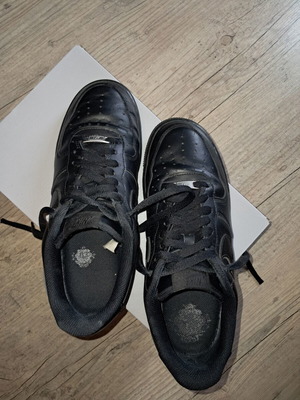 Nike Airforce 1 μαύρα sneakers σαν καινούργιο, μέγεθος 42.5