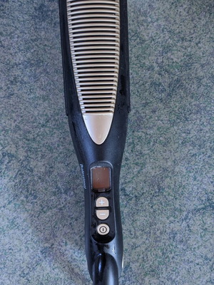 Ισιωτική πρέσα μαλλιών Izzy Professional με ψηφιακή οθόνη LCD μεταχειρισμένη