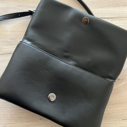 Valentino crossbody bag like new, black