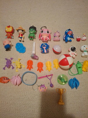 Various toys, ideal for piñata