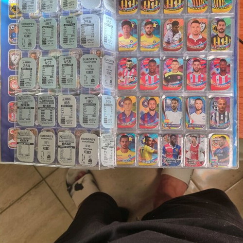Collectible football and Fortnite albums like new, 2 pieces