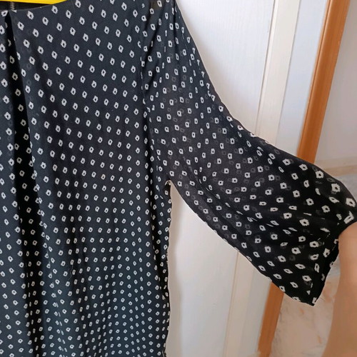 Black dress H&M like new, size M, three-quarter sleeve