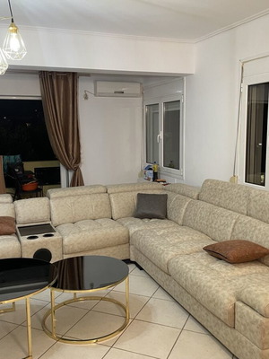 Γωνιακός καναπές σαν καινούργιος με ηλεκτρικό μηχανισμό και Bluetooth ηχείο