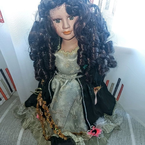 Porcelain doll like new, 40 cm tall, hand-painted