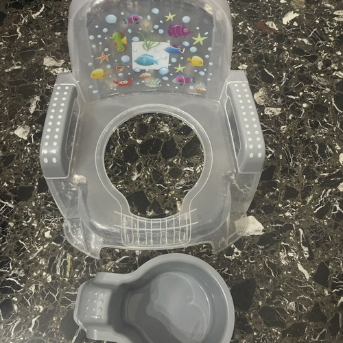 Child Toilet Training Seat like new with Handles for Safety and Comfort