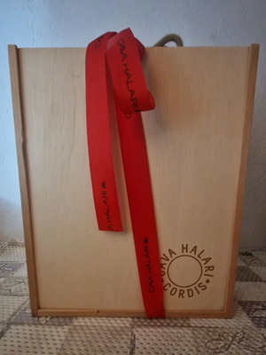 Wooden Cava Halari Cordis box with 3 bottles new