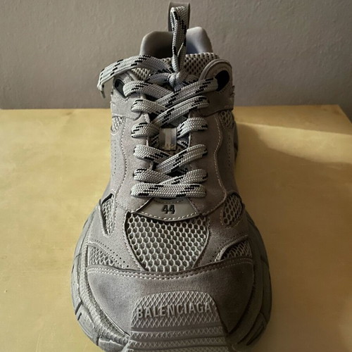Balenciaga athletic shoes 44 EU new, gray with dust bag