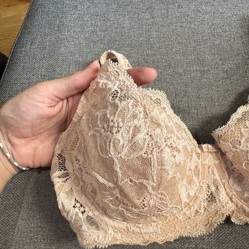 Intimissimi lace bra size 85B like new, pink