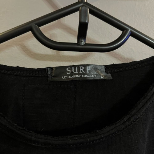 Men's black short-sleeve t-shirt Surf like new, size M