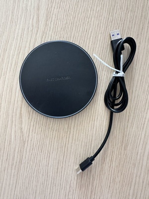 Wireless charger for iPhone iPad