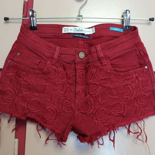 Zara denim shorts burgundy, S, like new with embroidered details