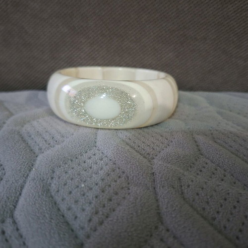 White bone bracelet like new