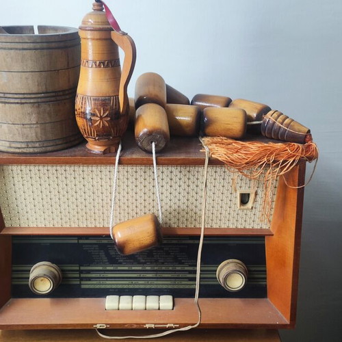 Antique radio with accessories