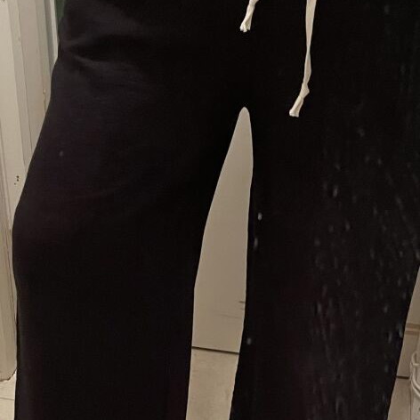 Black wide-leg pants with elastic waist and drawstring, size L-XL