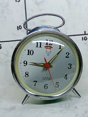 Vintage mechanical analog table clock like new