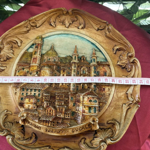 Vintage embossed wall plate Italian city 3D souvenir like new