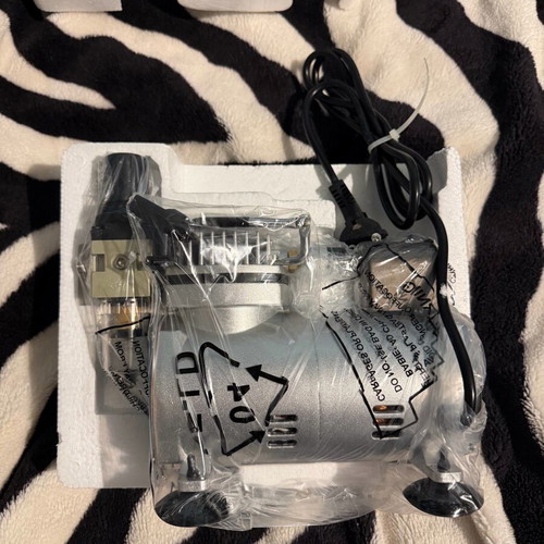 Compressor TC108 230/50 silent airbrush brand new